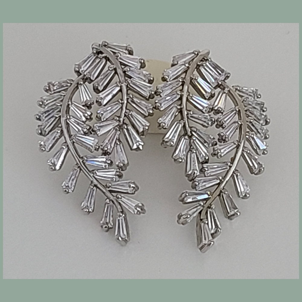 Earrings | Leaf motif